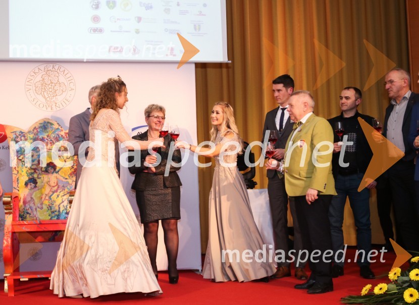  Maja Pečarič, Vinska kraljica Slovenije 2023;  Ana Protner, 25. vinska kraljica Slovenije, 11. Mariborska vinska kraljica, Vina JoanessVinska kraljica Slovenije 2023 je Maja Pečarič