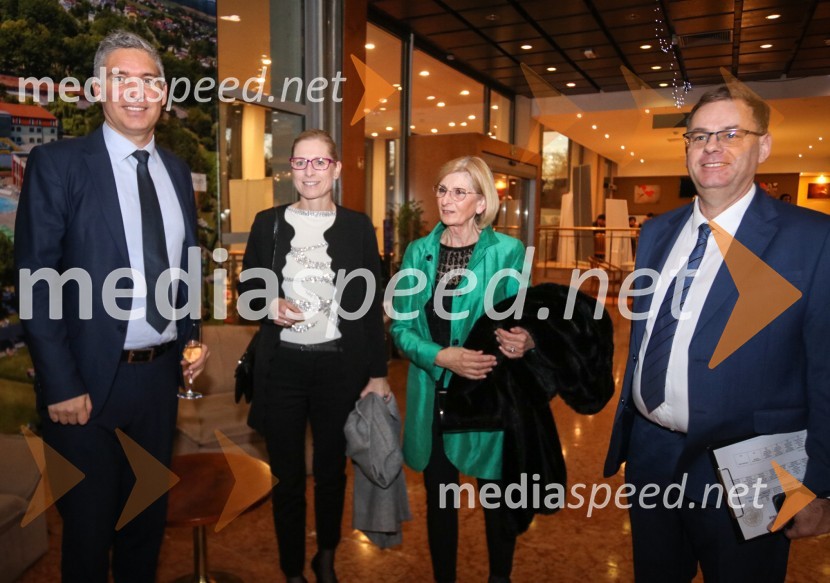 Vinska kraljica Slovenije 2023 je Maja Pečarič