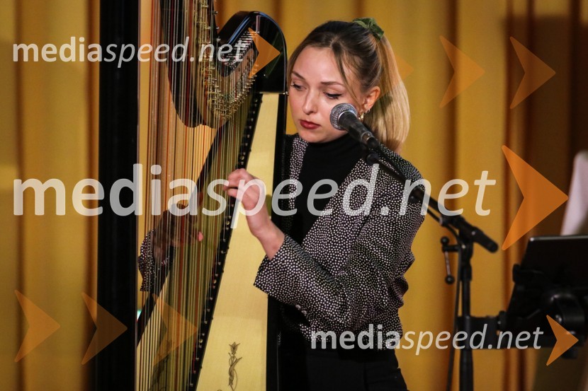  Julija Veleski Kores, De LiriVinska kraljica Slovenije 2023 je Maja Pečarič