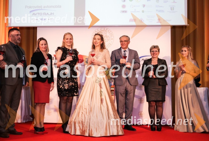  Damjan Rajh, Avto Rajh;  Vesna Maučec, izvršna direktorica Zdravilišča Radenci, Sava Turizem d.d; mag. Tjaša Kos, vinogradništvo Kos, Vinska kraljica Slovenije 2002;  Maja Pečarič, Vinska kraljica Slovenije 2023;  Janez Erjavec, direktor, Pomurski sejem, d.d., Gornja Radgona;  Irena Šinko, ministrica za kmetijstvo, gozdarstvo in prehrano;  Ana Protner, 25. vinska kraljica Slovenije, 11. Mariborska vinska kraljica, Vina JoanessVinska kraljica Slovenije 2023 je Maja Pečarič