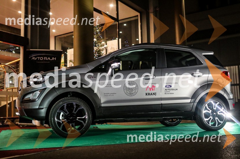 Vinska kraljica Slovenije 2023 je Maja Pečarič