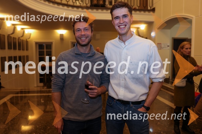  ... ;  Urban Kuntarič, igralecOblast teme, premiera drame v SLG Celje