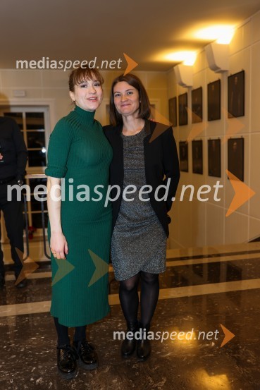  Eva Stražar, igralka;  Milana Simonič, marketing SNG Drama LjubljanaOblast teme, premiera drame v SLG Celje