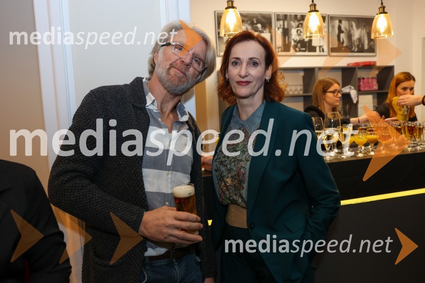  Branko Završan, igralec;  Saša  Pavček, igralka, Predsednica združenja dramskih umetnikov Slovenije, prejemnica Borštnikovega prstanaOblast teme, premiera drame v SLG Celje