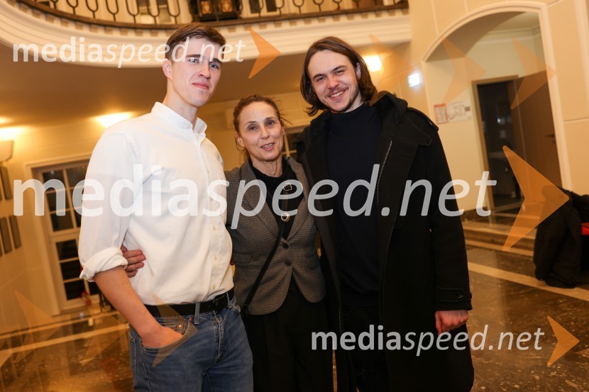  Urban Kuntarič, igralec;  Lučka Počkaj, igralka;  Lovro Zafred, igralecOblast teme, premiera drame v SLG Celje