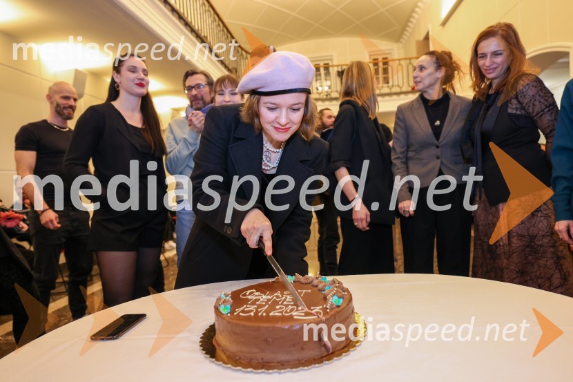  Nika Vidic, igralkaOblast teme, premiera drame v SLG Celje