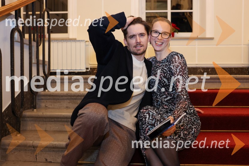  Klemen Janežič, igralec ;  Barbara Petrovič, vodja marketinga in odnosov za javnostmi SLG CeljeOblast teme, premiera drame v SLG Celje