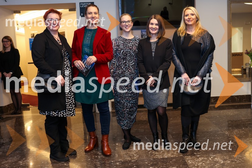  Urška Vouk, program SLG Celje;  Tanja Potočnik, igralka;  Barbara Petrovič, vodja marketinga in odnosov za javnostmi SLG Celje;  Milana Simonič, marketing SNG Drama Ljubljana;  Tatjana Doma, dramaturginja SLG CeljeOblast teme, premiera drame v SLG Celje