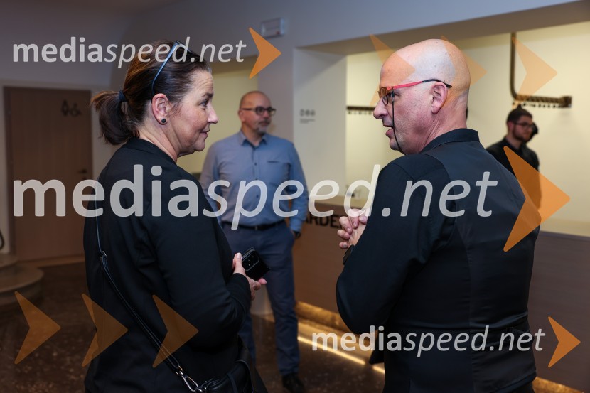  ... ;  Miha Golob, upravnik in umetniški vodja, SLG CeljeOblast teme, premiera drame v SLG Celje