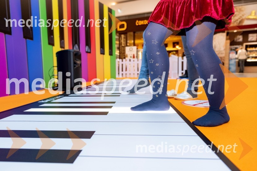 Glasbeno doživetje za otroke v Citycentru Celje: Kreativna glasbena igralnica – inštrumentalnica NA GLAS