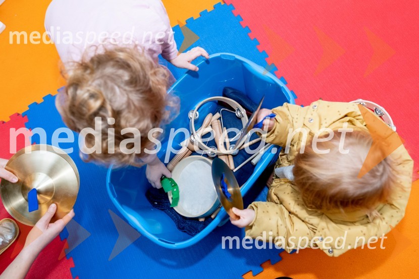 Glasbeno doživetje za otroke v Citycentru Celje: Kreativna glasbena igralnica – inštrumentalnica NA GLAS