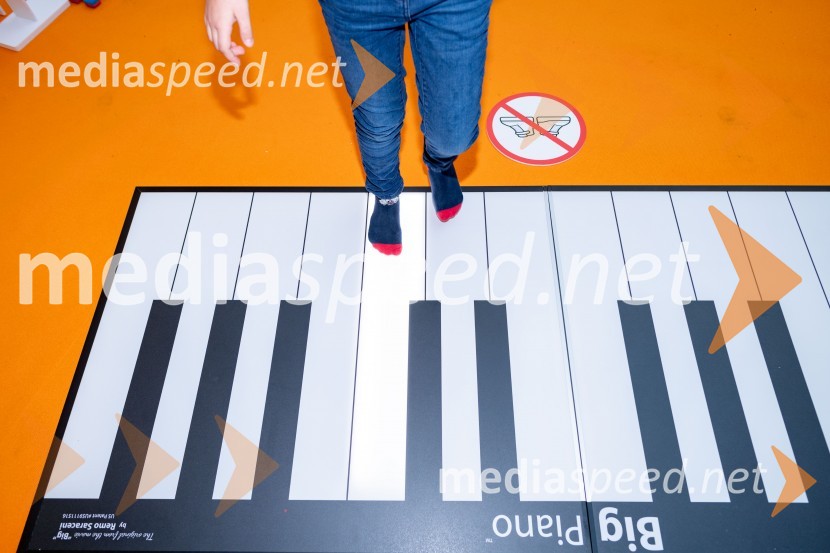 Glasbeno doživetje za otroke v Citycentru Celje: Kreativna glasbena igralnica – inštrumentalnica NA GLAS