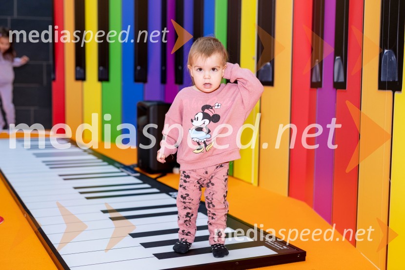 Glasbeno doživetje za otroke v Citycentru Celje: Kreativna glasbena igralnica – inštrumentalnica NA GLAS