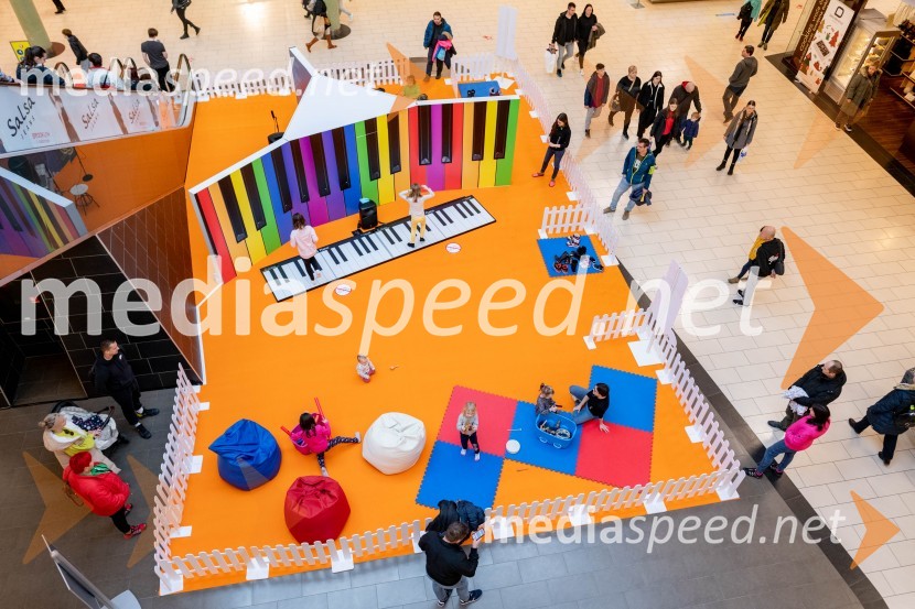 Glasbeno doživetje za otroke v Citycentru Celje: Kreativna glasbena igralnica – inštrumentalnica NA GLAS