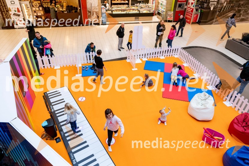 Glasbeno doživetje za otroke v Citycentru Celje: Kreativna glasbena igralnica – inštrumentalnica NA GLAS