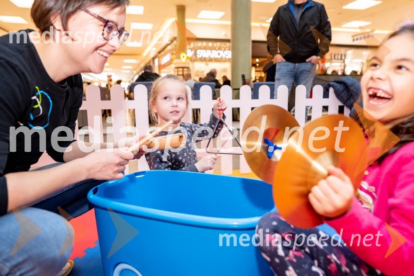 Glasbeno doživetje za otroke v Citycentru Celje: Kreativna glasbena igralnica – inštrumentalnica NA GLAS