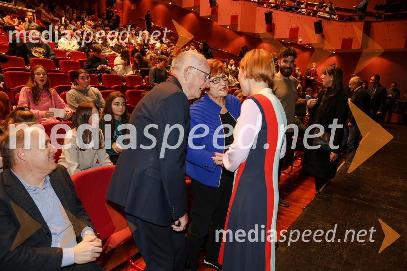  Arnold Walravens, profesor IEDC; prof. dr.  Danica  Purg,  direktorica IEDC Poslovna šola Bled; dr. Asta Vrečko, ministrica za kulturoMuzikal Figarova svatba II. gimnazije Maribor v Cankarjevem domu