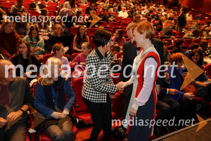  ... ; dr. Asta Vrečko, ministrica za kulturoMuzikal Figarova svatba II. gimnazije Maribor v Cankarjevem domu
