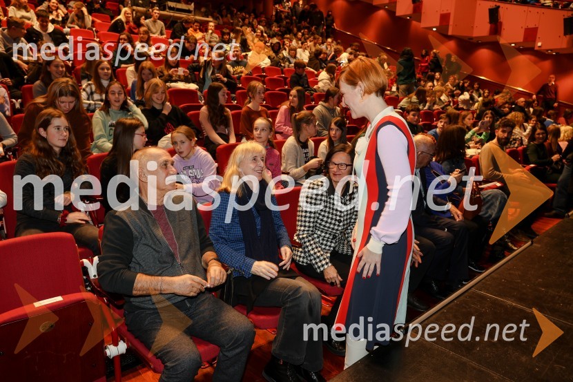 dr. Peter Umek; dr. Ljubica Marjanovič Umek, psihologinja; dr. Asta Vrečko, ministrica za kulturoMuzikal Figarova svatba II. gimnazije Maribor v Cankarjevem domu