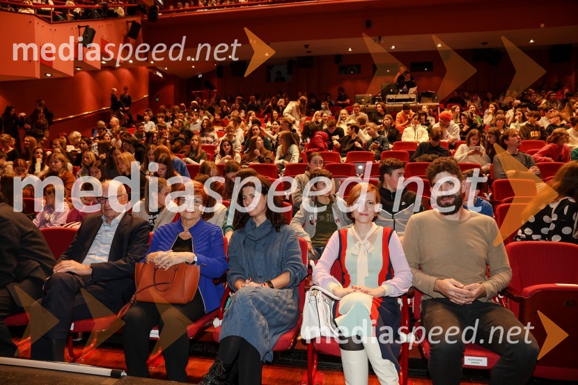  Arnold Walravens, profesor IEDC; prof. dr.  Danica  Purg,  direktorica IEDC Poslovna šola Bled;  ... ; dr. Asta Vrečko, ministrica za kulturo; dr. Sašo Slaček Brlek, raziskovalec na FDVMuzikal Figarova svatba II. gimnazije Maribor v Cankarjevem domu