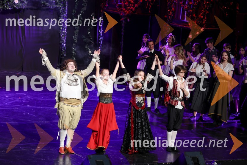  ... ;  ... ;  Zara Bajde;  ... Muzikal Figarova svatba II. gimnazije Maribor v Cankarjevem domu