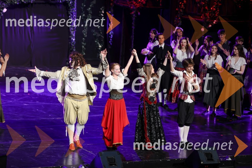  ... ;  ... ;  Zara Bajde;  ... Muzikal Figarova svatba II. gimnazije Maribor v Cankarjevem domu