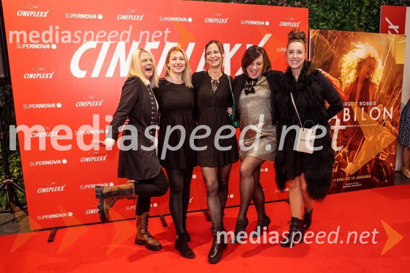  Anika Jenko, Pasja lepotilnica;  Asja Žugelj, odvetnica;  Larisa Hercog, Strala design;  Petra Košir, oglasno trženje edicij GLOSS;  Tea Hegeduš, urednica revije GlossBabilon, premiera v Cineplexx Ljubljana