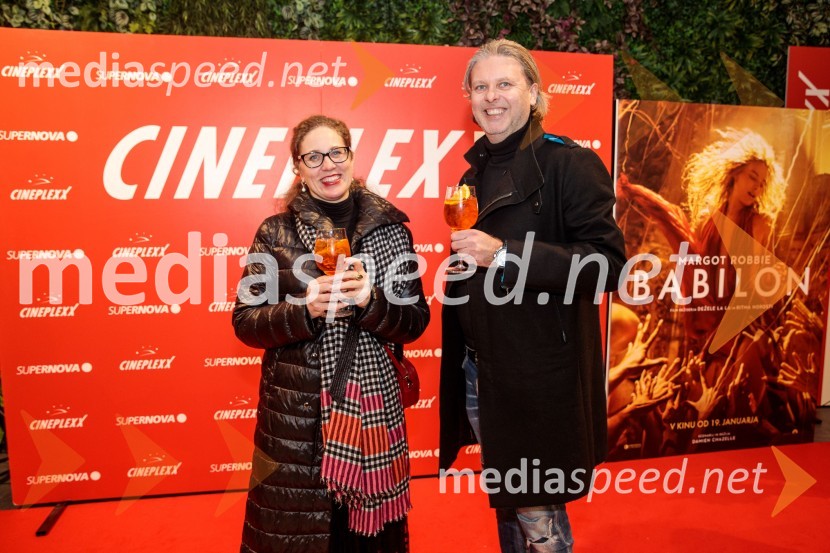  Maša Pečar, nepremičninska posrednica;  Aleš Strajnar, oblikovalec vizualnih komunikacij in industrijski oblikovalecBabilon, premiera v Cineplexx Ljubljana