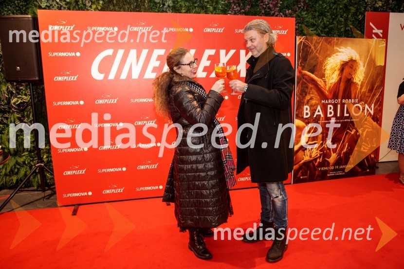  Maša Pečar, nepremičninska posrednica;  Aleš Strajnar, oblikovalec vizualnih komunikacij in industrijski oblikovalecBabilon, premiera v Cineplexx Ljubljana