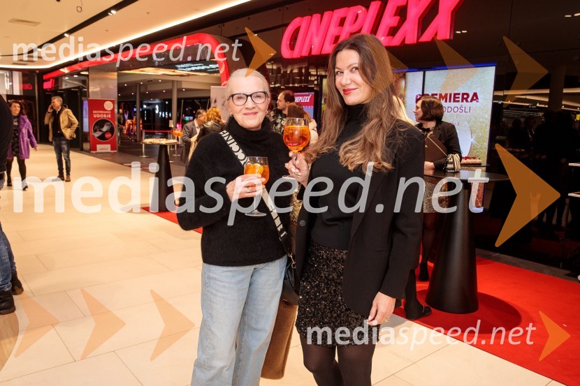  Nevenka Roš;  Andreja Merhar, Manikira Urban spaBabilon, premiera v Cineplexx Ljubljana