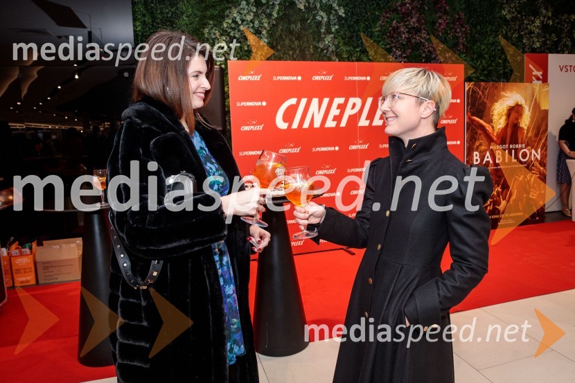 Erika Mohorič;  Nina Žnideršič, fotografinjaBabilon, premiera v Cineplexx Ljubljana