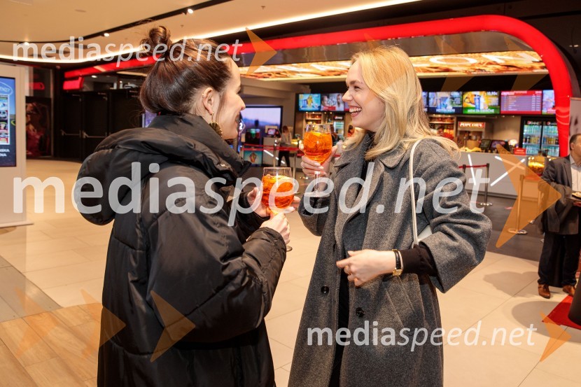  Gaja Filač, igralka;  Melani Mekicar, radijska in televizijska voditeljicaBabilon, premiera v Cineplexx Ljubljana