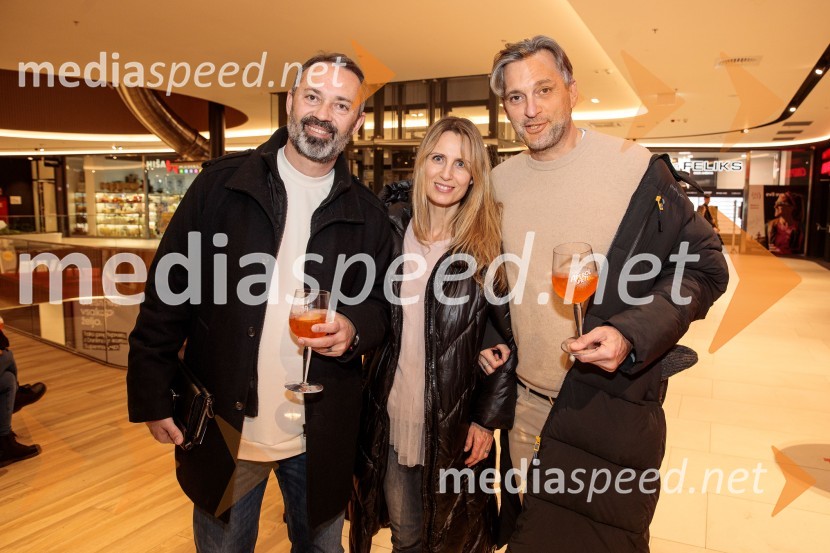  Jaka Gornik, ustanovitelj in direktor, Spletna platforma Confiva;  Amanda Gornik;  Sašo Mali, frizerBabilon, premiera v Cineplexx Ljubljana