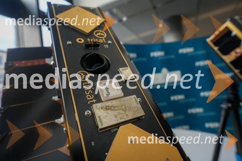 Looking Beyond, otvoritev razstave satelitskih fotografij na Fakulteti za elektrotehniko, računalništvo in informatiko v Mariboru