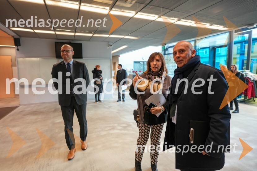  ... ;  Serenella  Marzoli, , direktorica ICE;  Carlo Campanile, veleposlanik Republike Italije v SloovenijiLooking Beyond, otvoritev razstave satelitskih fotografij na Fakulteti za elektrotehniko, računalništvo in informatiko v Mariboru