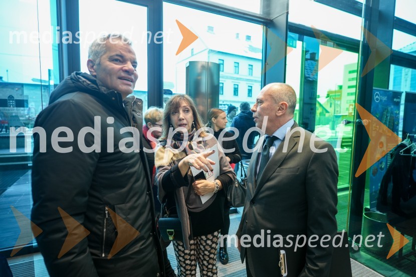  Aleksander Saša Arsenovič, župan, Mestna občina Maribor;  Serenella  Marzoli, , direktorica ICE;  Carlo Campanile, veleposlanik Republike Italije v SloovenijiLooking Beyond, otvoritev razstave satelitskih fotografij na Fakulteti za elektrotehniko, računalništvo in informatiko v Mariboru