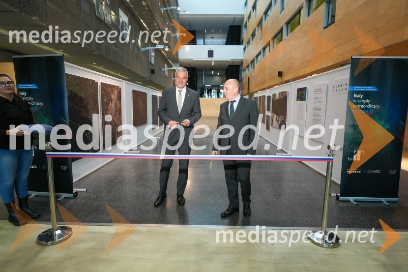  Aleksander Saša Arsenovič, župan, Mestna občina Maribor;  Carlo Campanile, veleposlanik Republike Italije v SloovenijiLooking Beyond, otvoritev razstave satelitskih fotografij na Fakulteti za elektrotehniko, računalništvo in informatiko v Mariboru