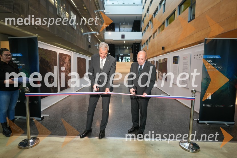  Aleksander Saša Arsenovič, župan, Mestna občina Maribor;  Carlo Campanile, veleposlanik Republike Italije v SloovenijiLooking Beyond, otvoritev razstave satelitskih fotografij na Fakulteti za elektrotehniko, računalništvo in informatiko v Mariboru