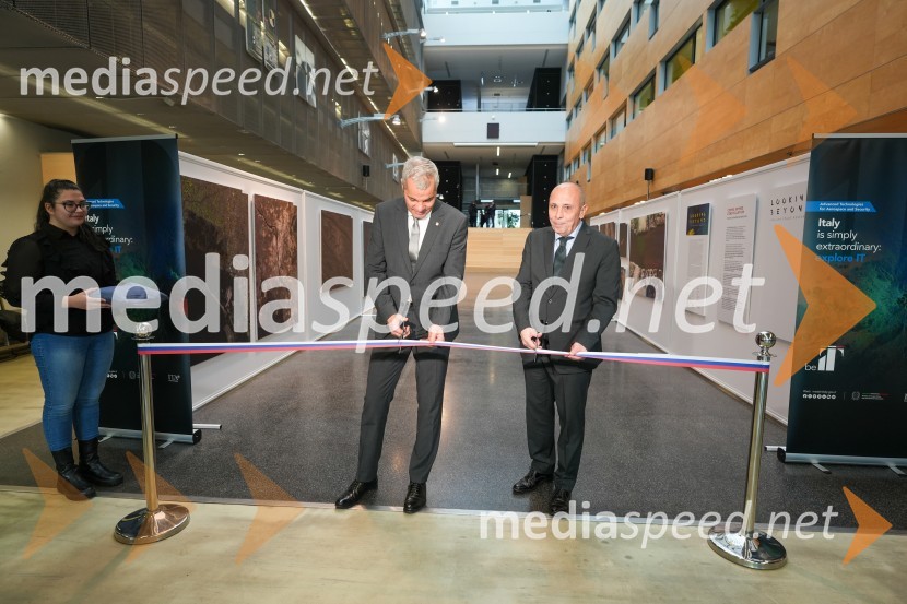  Aleksander Saša Arsenovič, župan, Mestna občina Maribor;  Carlo Campanile, veleposlanik Republike Italije v SloovenijiLooking Beyond, otvoritev razstave satelitskih fotografij na Fakulteti za elektrotehniko, računalništvo in informatiko v Mariboru