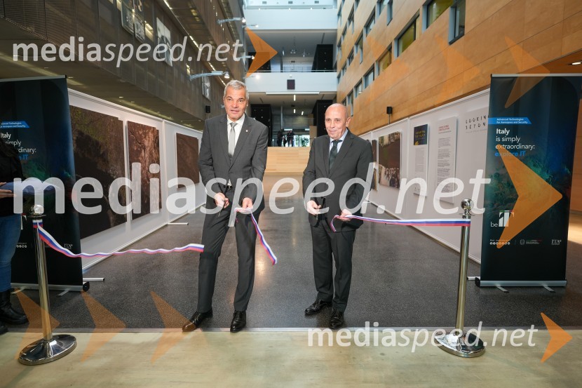  Aleksander Saša Arsenovič, župan, Mestna občina Maribor;  Carlo Campanile, veleposlanik Republike Italije v SloovenijiLooking Beyond, otvoritev razstave satelitskih fotografij na Fakulteti za elektrotehniko, računalništvo in informatiko v Mariboru