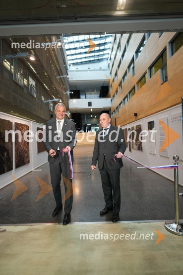  Aleksander Saša Arsenovič, župan, Mestna občina Maribor;  Carlo Campanile, veleposlanik Republike Italije v SloovenijiLooking Beyond, otvoritev razstave satelitskih fotografij na Fakulteti za elektrotehniko, računalništvo in informatiko v Mariboru