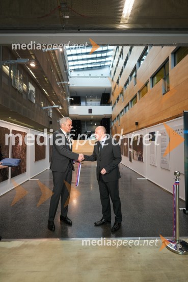  Aleksander Saša Arsenovič, župan, Mestna občina Maribor;  Carlo Campanile, veleposlanik Republike Italije v SloovenijiLooking Beyond, otvoritev razstave satelitskih fotografij na Fakulteti za elektrotehniko, računalništvo in informatiko v Mariboru