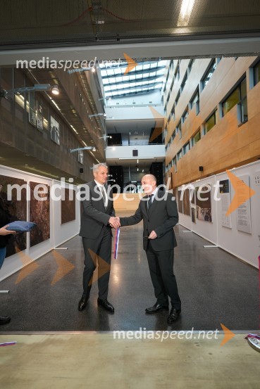  Aleksander Saša Arsenovič, župan, Mestna občina Maribor;  Carlo Campanile, veleposlanik Republike Italije v SloovenijiLooking Beyond, otvoritev razstave satelitskih fotografij na Fakulteti za elektrotehniko, računalništvo in informatiko v Mariboru