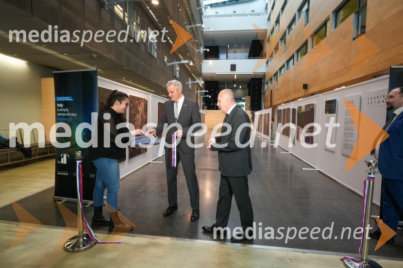  ... ;  Aleksander Saša Arsenovič, župan, Mestna občina Maribor;  Carlo Campanile, veleposlanik Republike Italije v SloovenijiLooking Beyond, otvoritev razstave satelitskih fotografij na Fakulteti za elektrotehniko, računalništvo in informatiko v Mariboru