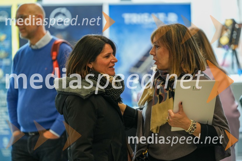  ... ;  Serenella  Marzoli, , direktorica ICELooking Beyond, otvoritev razstave satelitskih fotografij na Fakulteti za elektrotehniko, računalništvo in informatiko v Mariboru