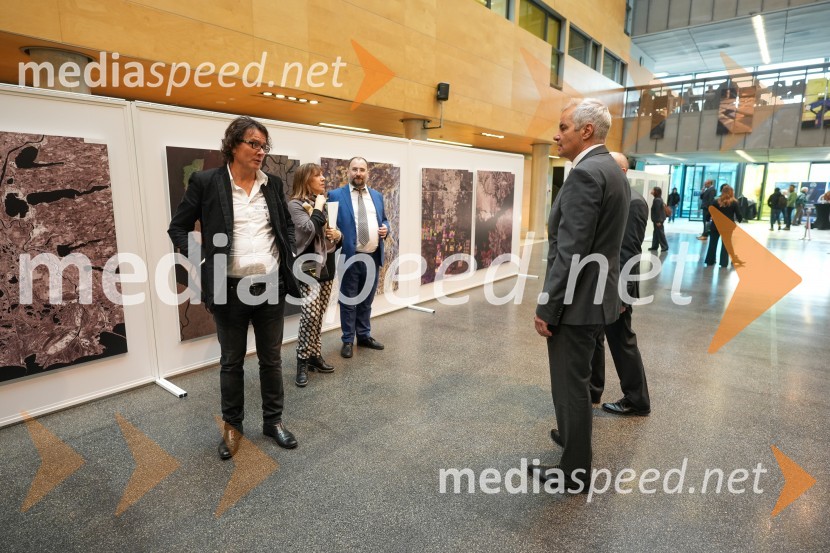  ... ;  Aleksander Saša Arsenovič, župan, Mestna občina MariborLooking Beyond, otvoritev razstave satelitskih fotografij na Fakulteti za elektrotehniko, računalništvo in informatiko v Mariboru