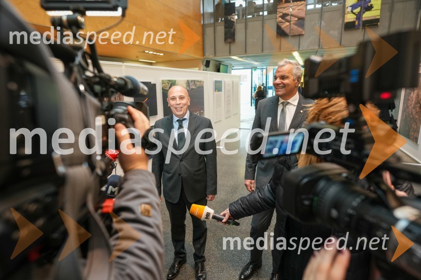  Carlo Campanile, veleposlanik Republike Italije v Slooveniji;  Aleksander Saša Arsenovič, župan, Mestna občina MariborLooking Beyond, otvoritev razstave satelitskih fotografij na Fakulteti za elektrotehniko, računalništvo in informatiko v Mariboru