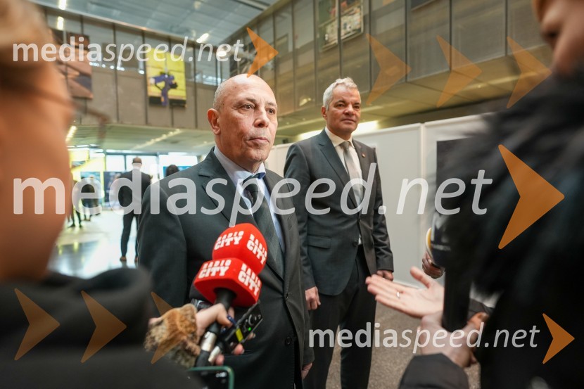  Carlo Campanile, veleposlanik Republike Italije v Slooveniji;  Aleksander Saša Arsenovič, župan, Mestna občina MariborLooking Beyond, otvoritev razstave satelitskih fotografij na Fakulteti za elektrotehniko, računalništvo in informatiko v Mariboru