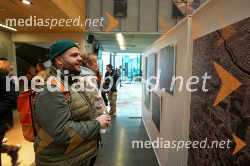 Looking Beyond, otvoritev razstave satelitskih fotografij na Fakulteti za elektrotehniko, računalništvo in informatiko v Mariboru