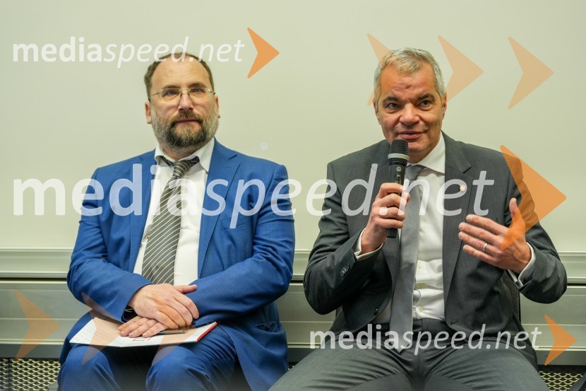  Ivo Michele  Polacco, Italijansko veleposlaništvo v Limi, ISPI;  Aleksander Saša Arsenovič, župan, Mestna občina MariborLooking Beyond, otvoritev razstave satelitskih fotografij na Fakulteti za elektrotehniko, računalništvo in informatiko v Mariboru